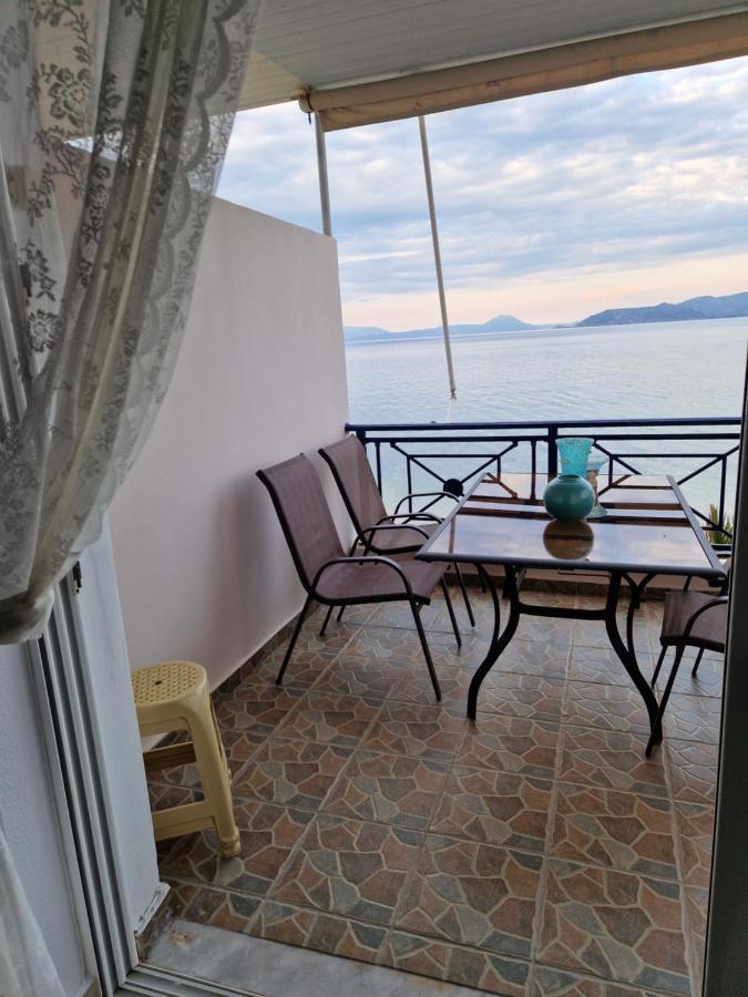Korinthian Sea View Apartment Nerántza Exterior foto